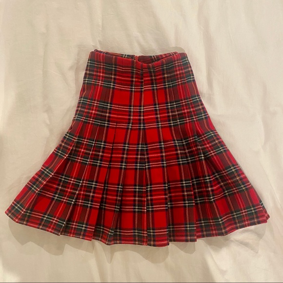 Brandy Melville Dana Plaid Skirt in Red Plaid (WITH MATCHING HEADBAND!) - Picture 2 of 6